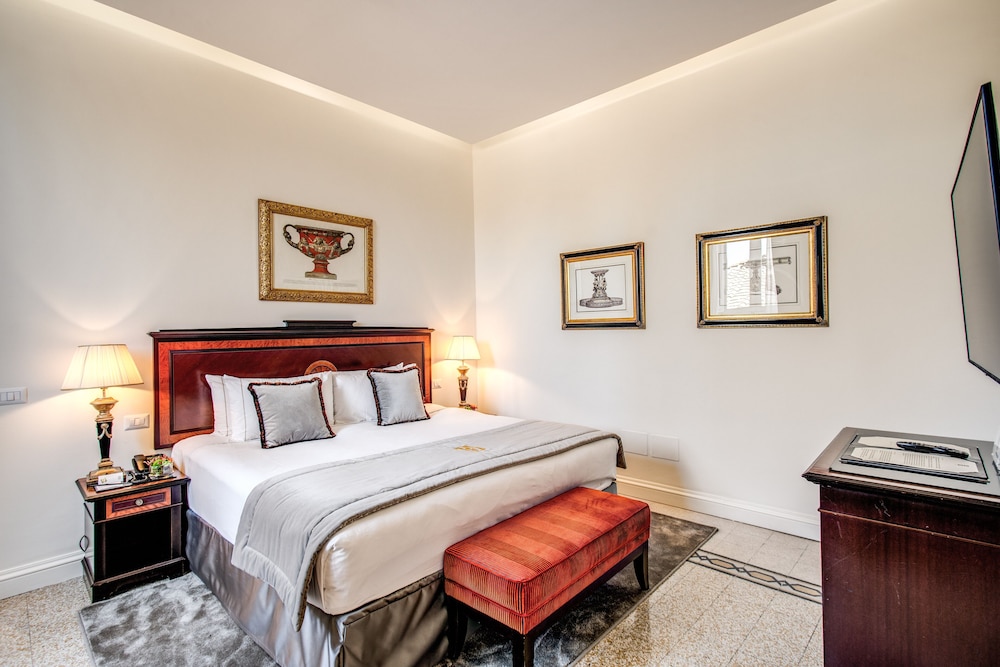 Superior Suite, 1 King Bed With Sofa Bed