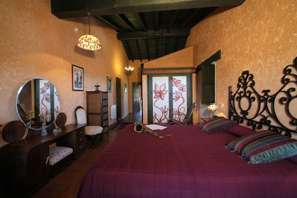 Suite, 1 King Bed, Sea View photo 3