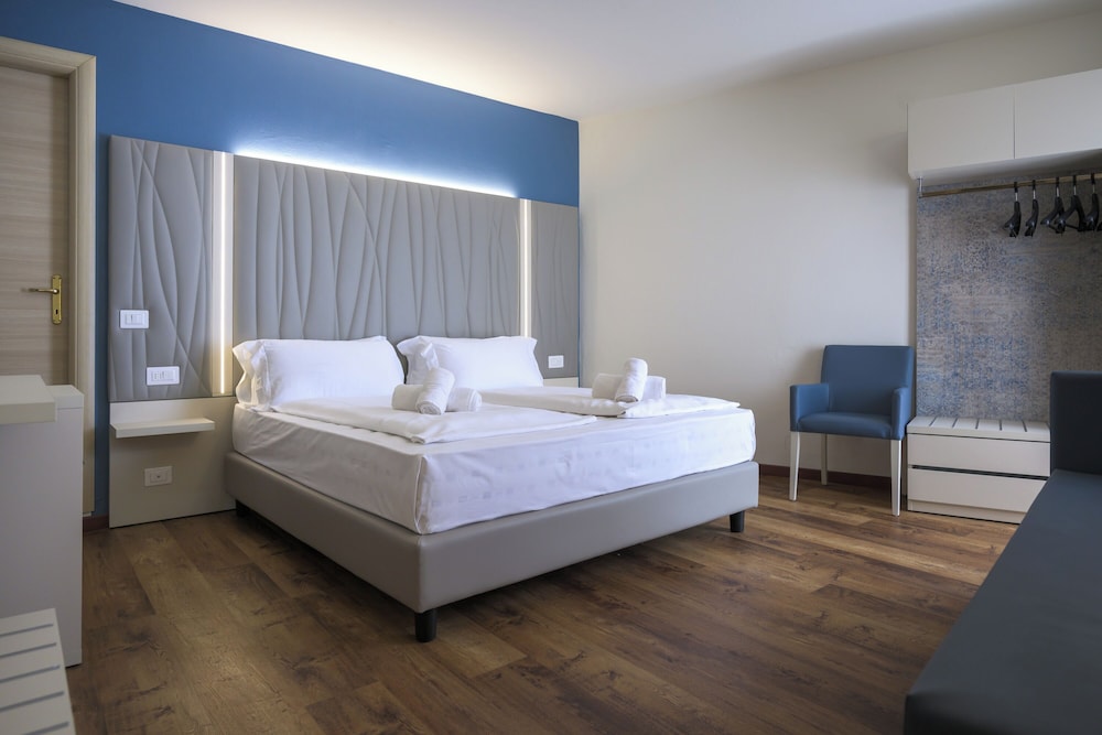 Comfort Room - annex building photo 1
