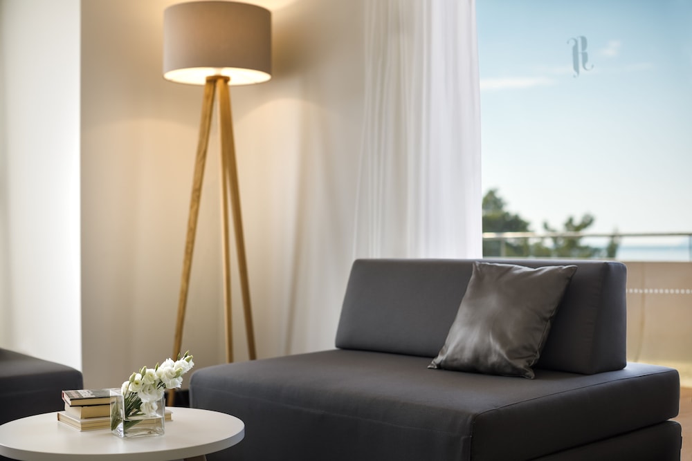 Classic Suite, Balcony, Sea View - Photo 9