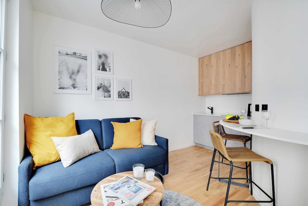 Apartment 1 (GW-33-CREMIEUX-1) photo 1