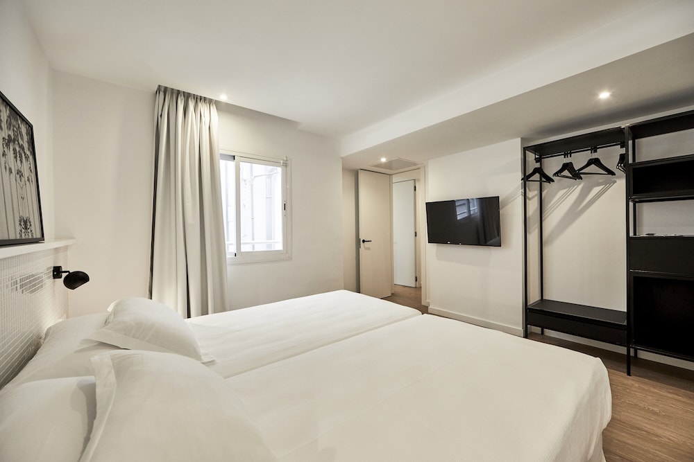 Suite Junior, Balcón (2 Adultos + 2 Niños)