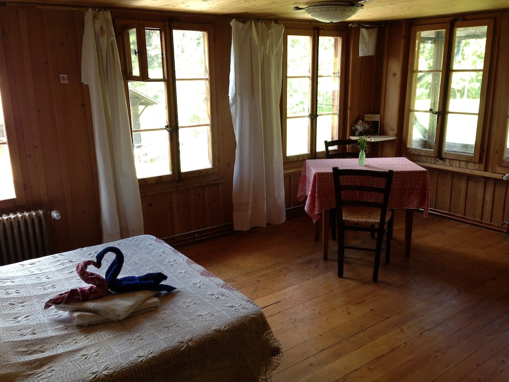 Basic Triple Room, Shared Bathroom photo 1