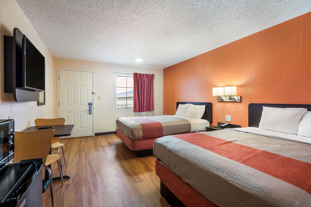 Standard Room, 2 Double Beds, Non Smoking, Kitchenette photo 3