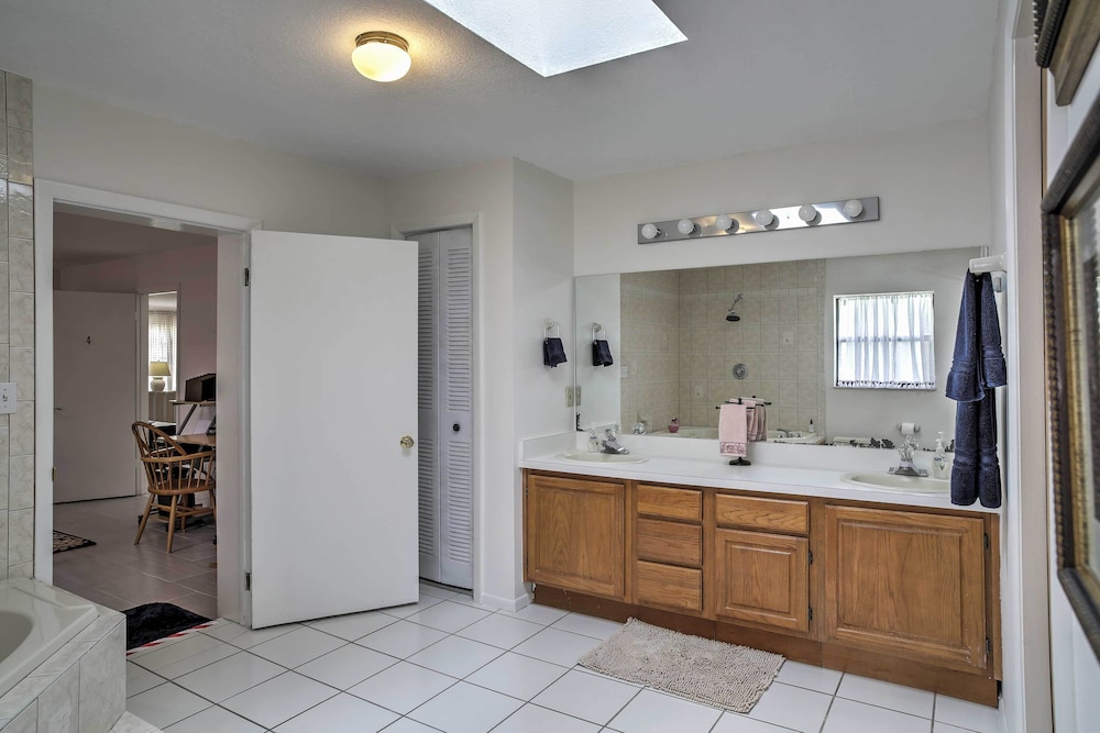 House (4 Bedrooms) photo 2