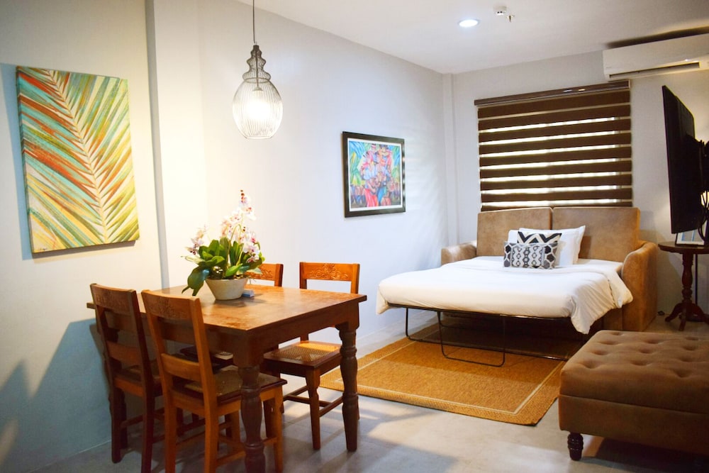 Grand Triple Room, 1 Bedroom photo 2