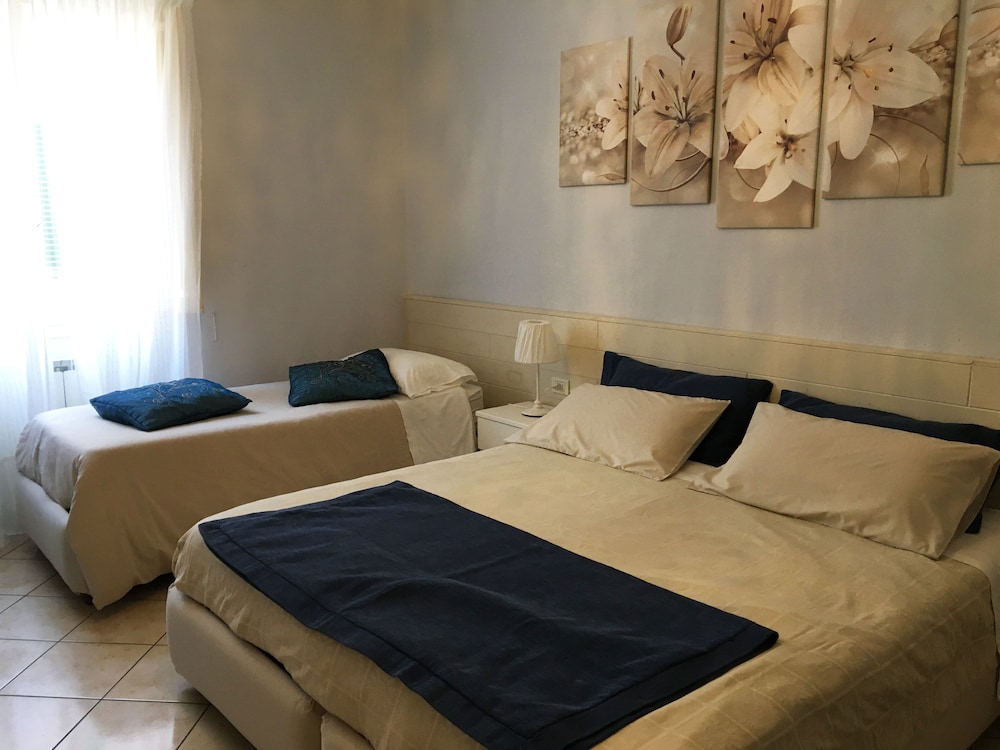 Classic Triple Room photo 1
