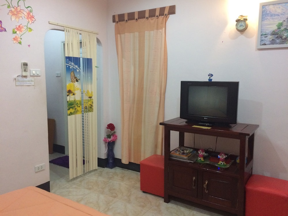 3 Bedroom House photo 2