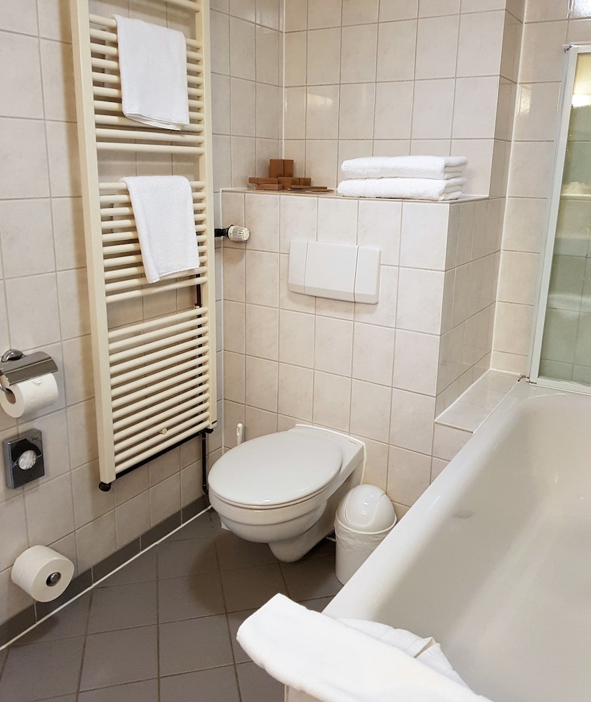 Suite, Bathtub photo 3