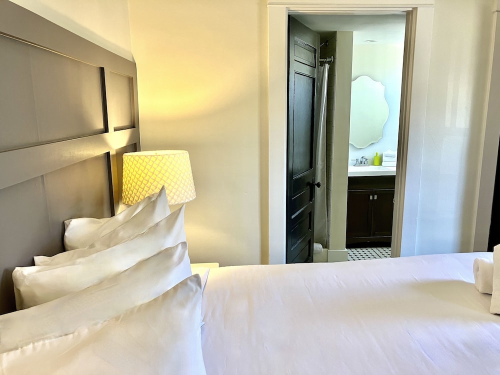 Room, 1 Queen Bed photo 3