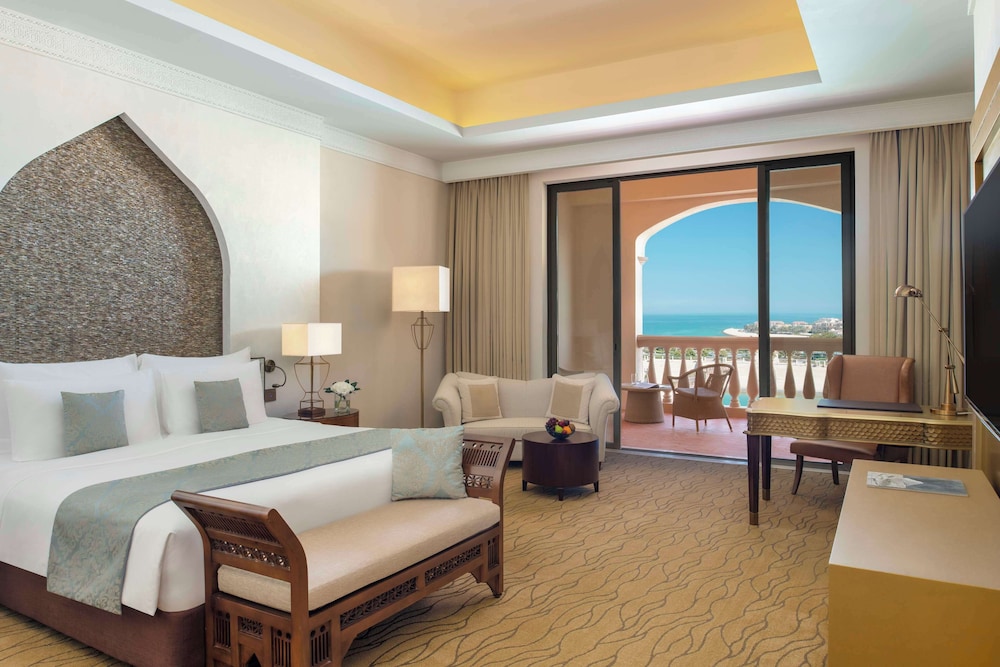 Suite, 1 King Bed photo 1