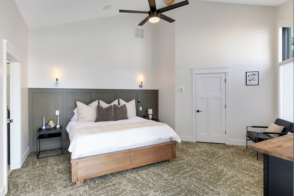 Premium Single Room, Lake View photo 2