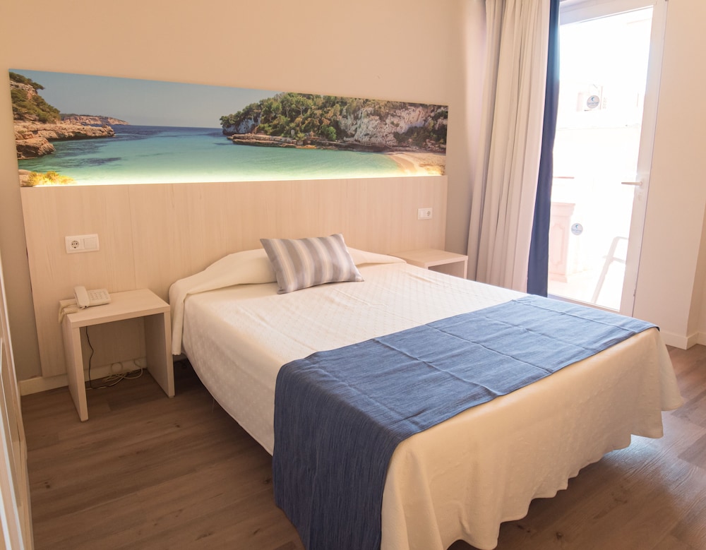 Basic Single Room, Balcony