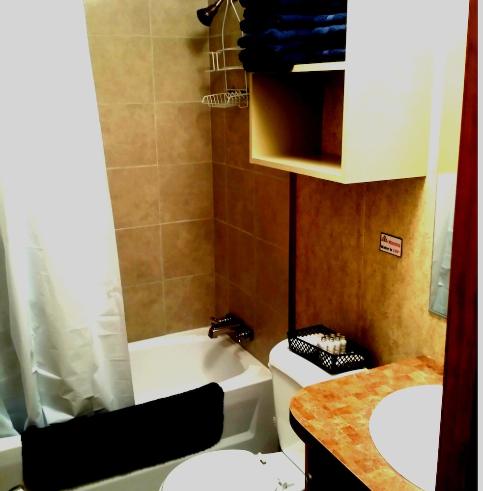 Suite, 2 Bedrooms, Kitchen photo 2
