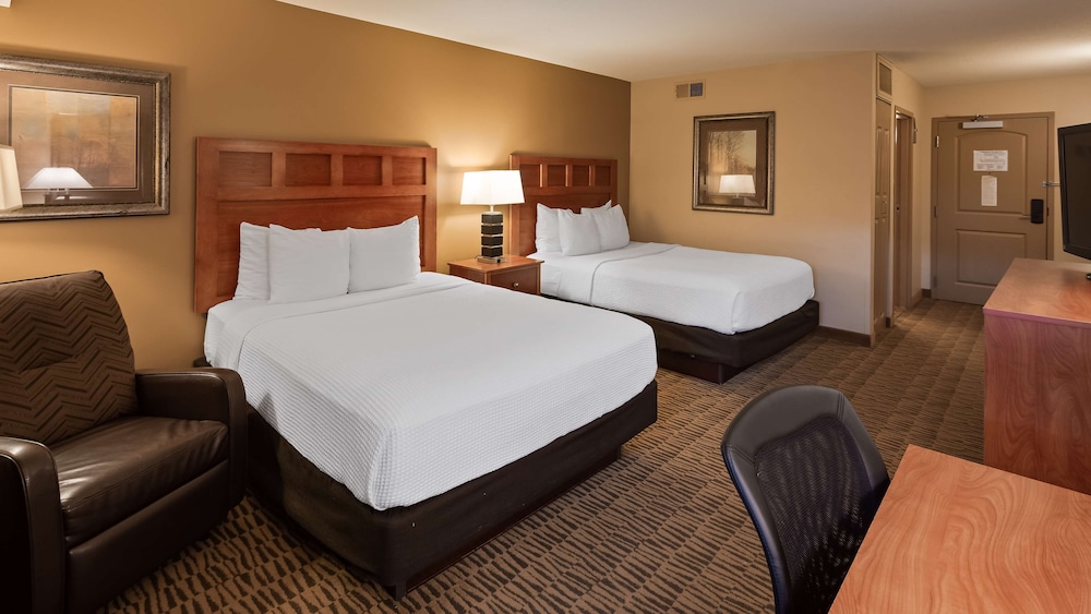 Deluxe Room, Multiple Beds, Non Smoking - Photo 3