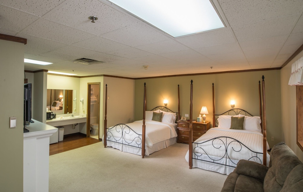 Lodge Suite, 2 Queen Beds