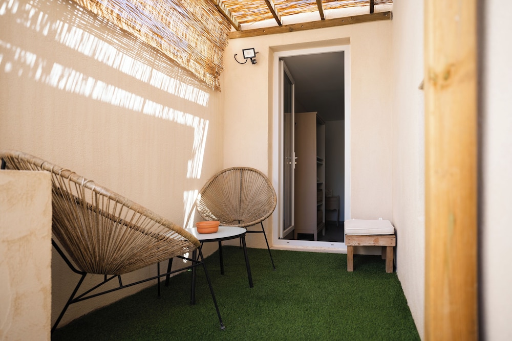 Deluxe Studio Suite, Patio, Courtyard View photo 3