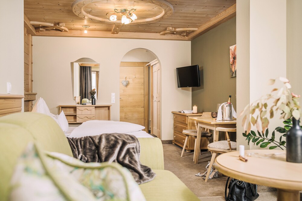 Comfort Double Room, Balcony (Alpenrose 4)