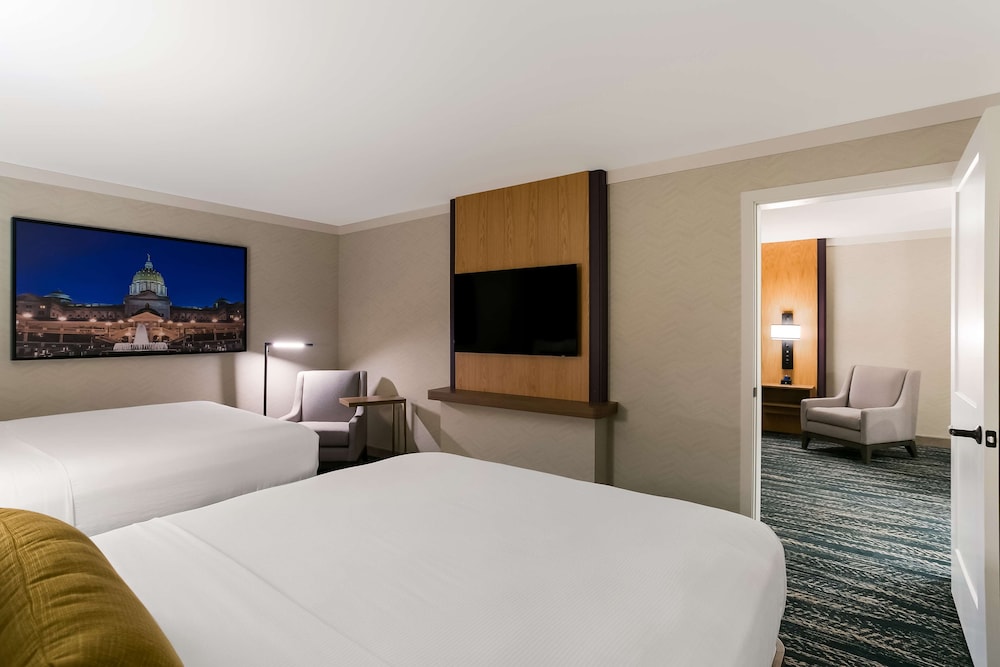 Suite, Multiple Beds, Non Smoking, Refrigerator & Microwave - Photo 1