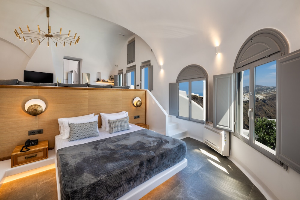 Grand Suite with private pool - Photo 3