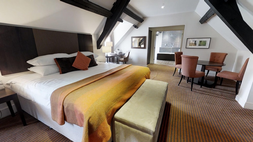 Deluxe Suite photo 2