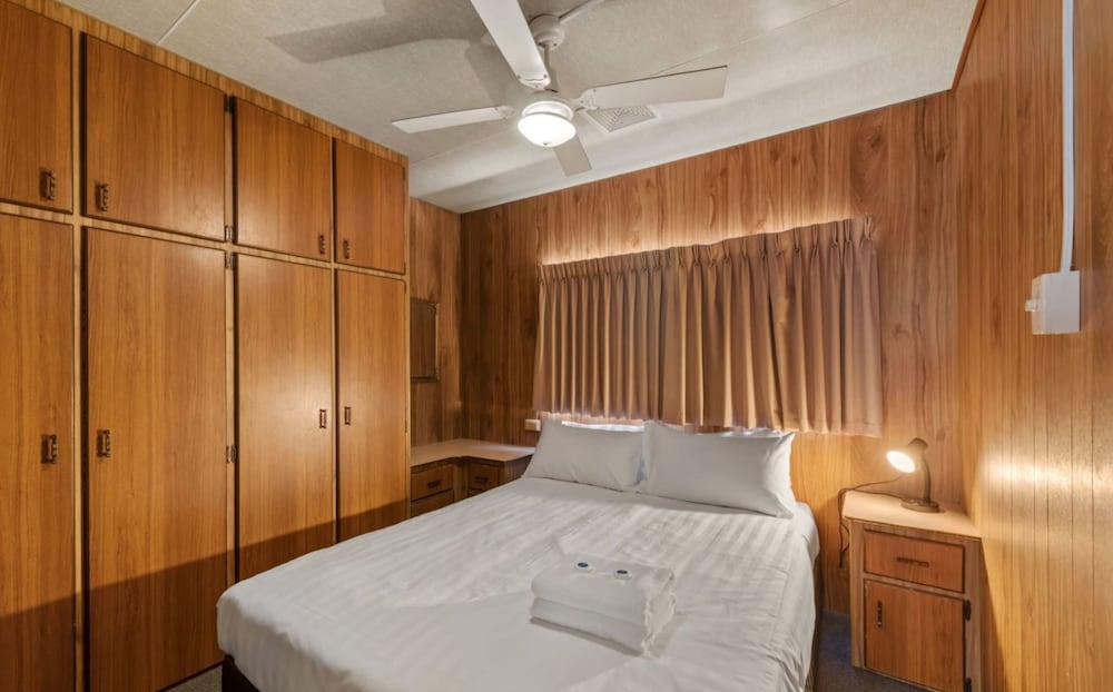 Standard 2 Bedroom Cabin - Pet Friendly photo 2
