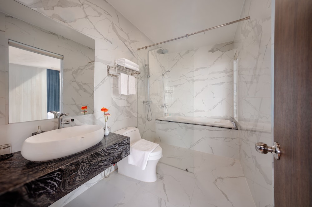 Premier Double Room, 1 Bedroom, City View photo 3