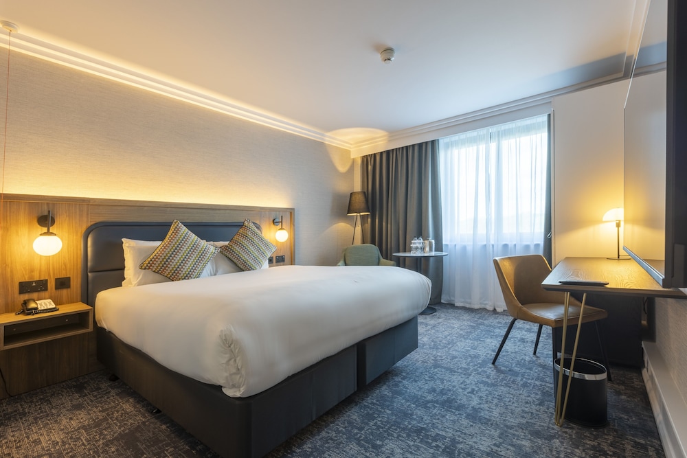 Premium Room, 1 King Bed (Super King) - Photo 3