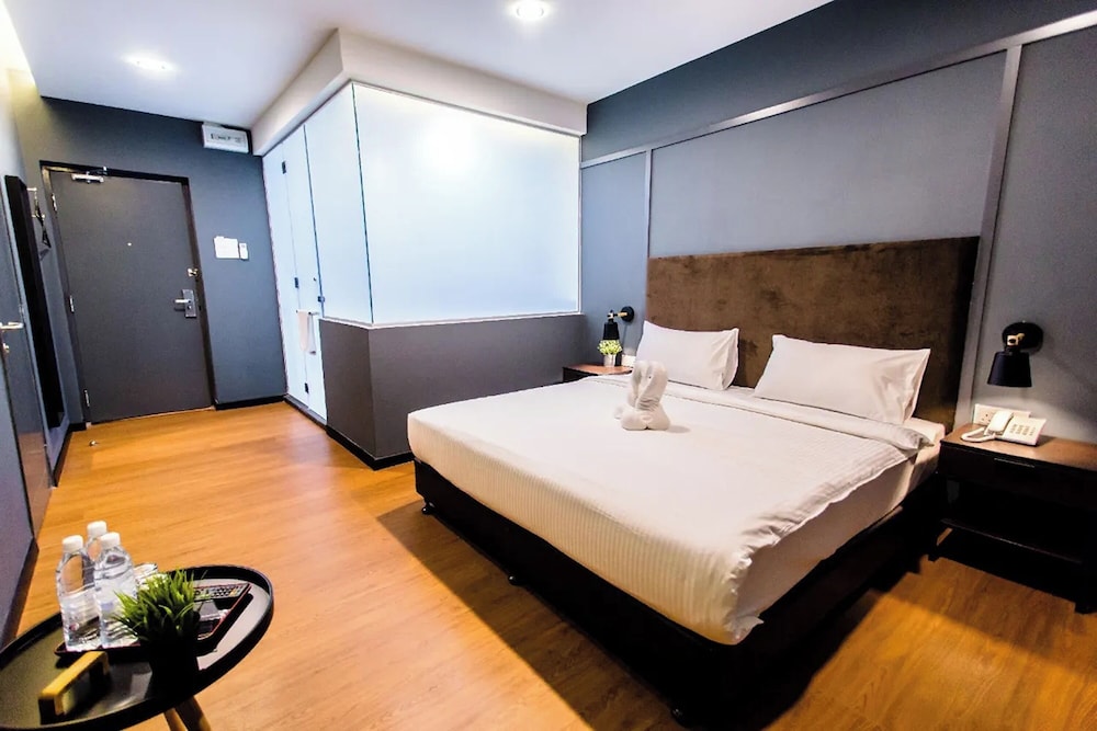Family Room, 2 Bedrooms (B)
