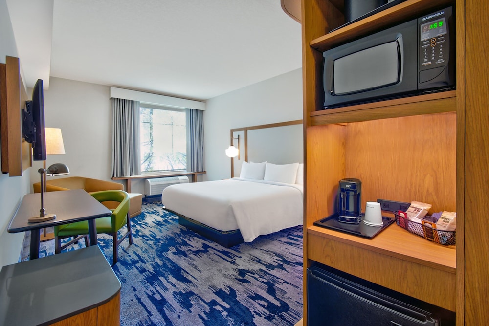 Room, 1 King Bed (Hearing Accessible)