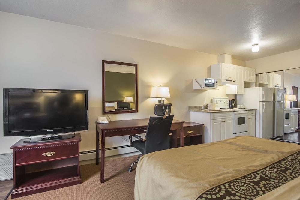 Efficiency, Room, 1 Queen Bed, Non Smoking - Photo 3