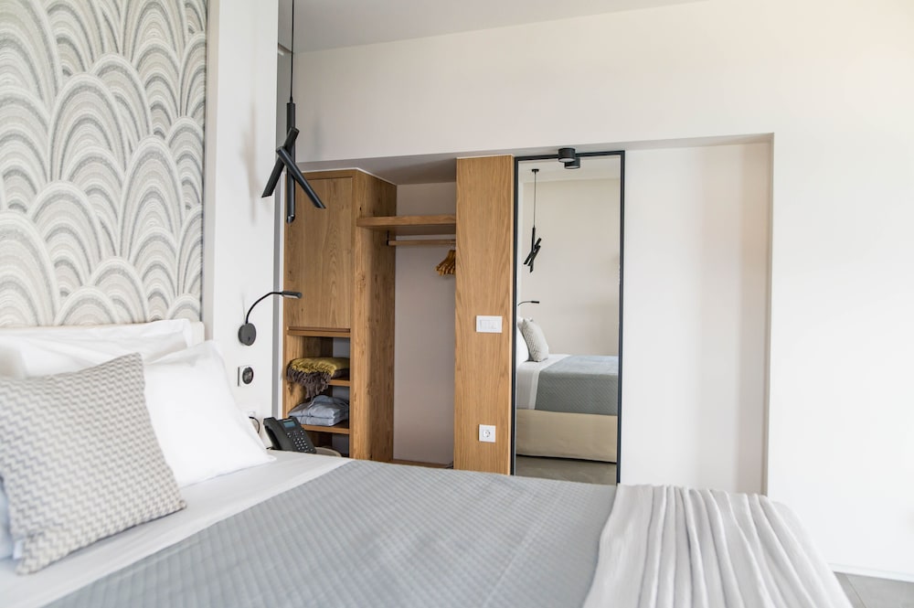 Comfort Suite photo 2