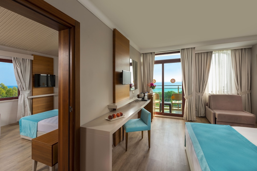 Family Room, 1 Bedroom