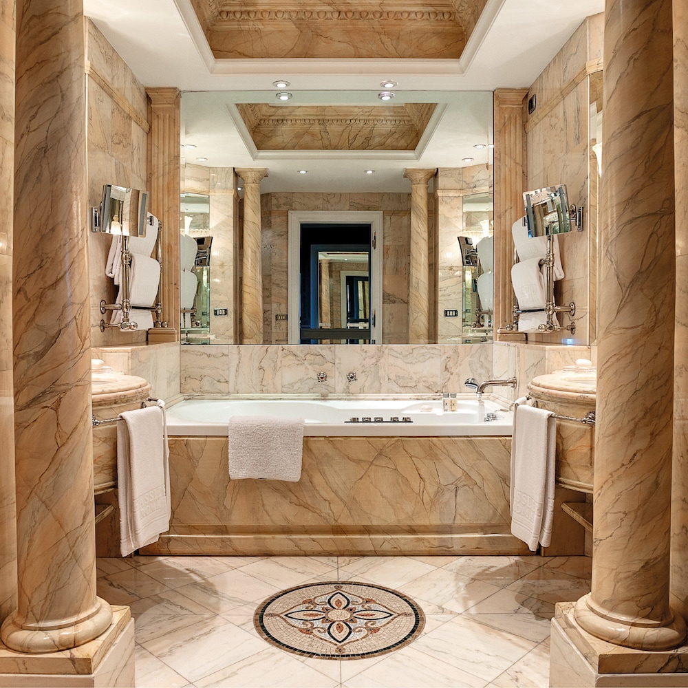 Deluxe Suite (Grand Forum) photo 3