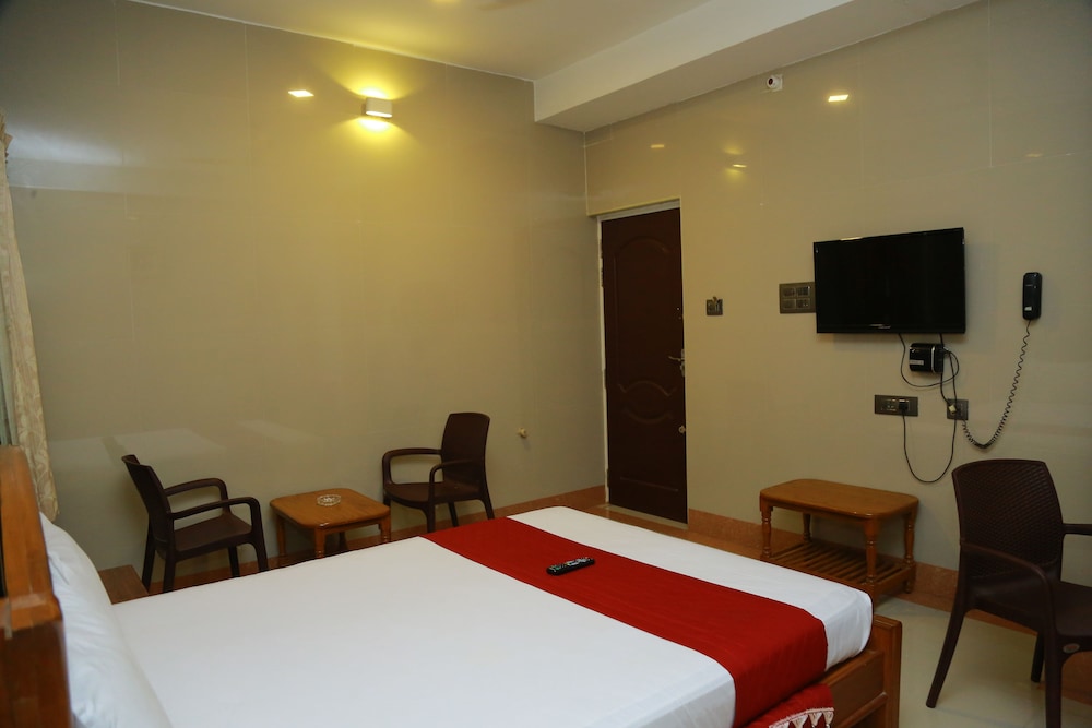 Premium Triple Room, 1 Queen Bed, Smoking, City View