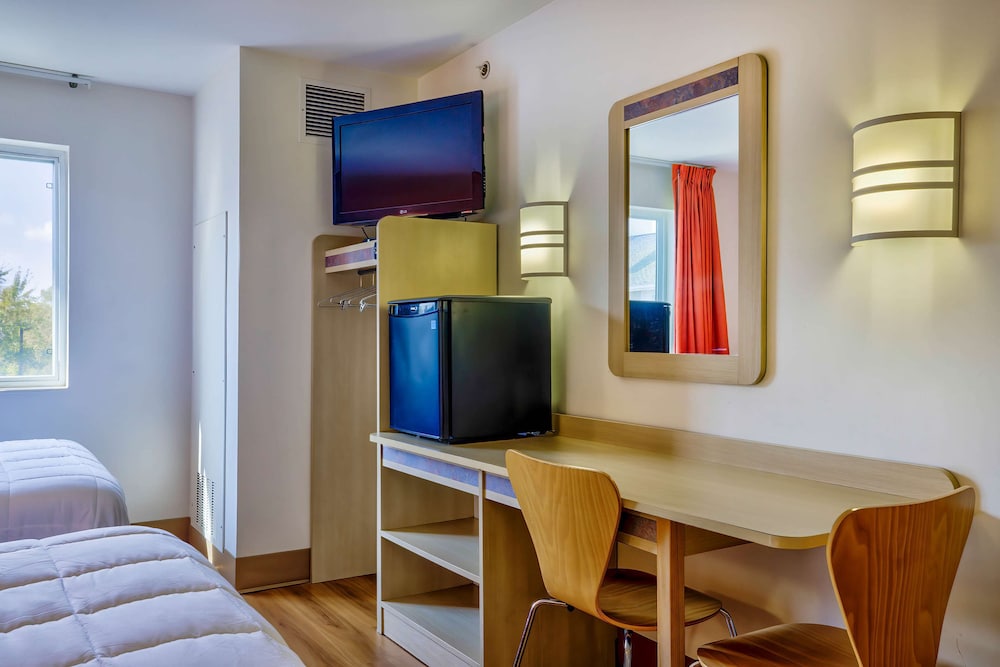 Deluxe Room, 2 Double Beds, Non Smoking, Refrigerator