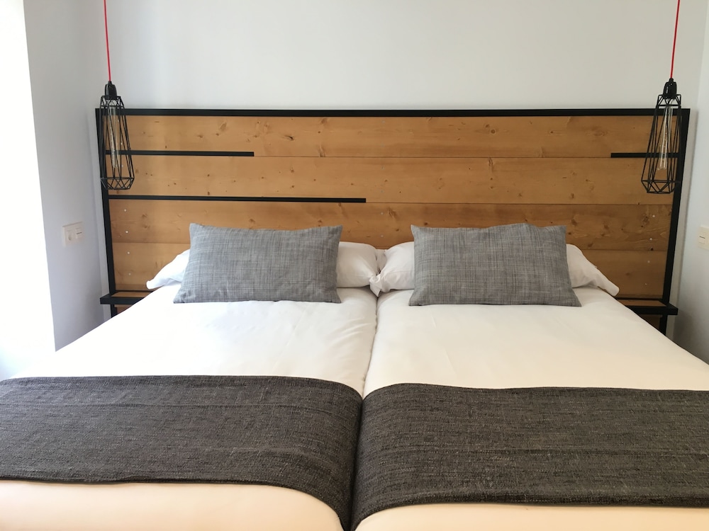 City Double Room, Balcony, City View photo 2