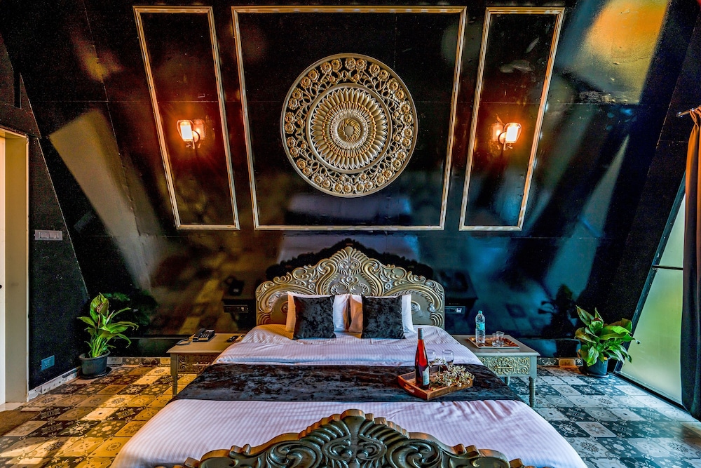 Executive Room - Photo 13