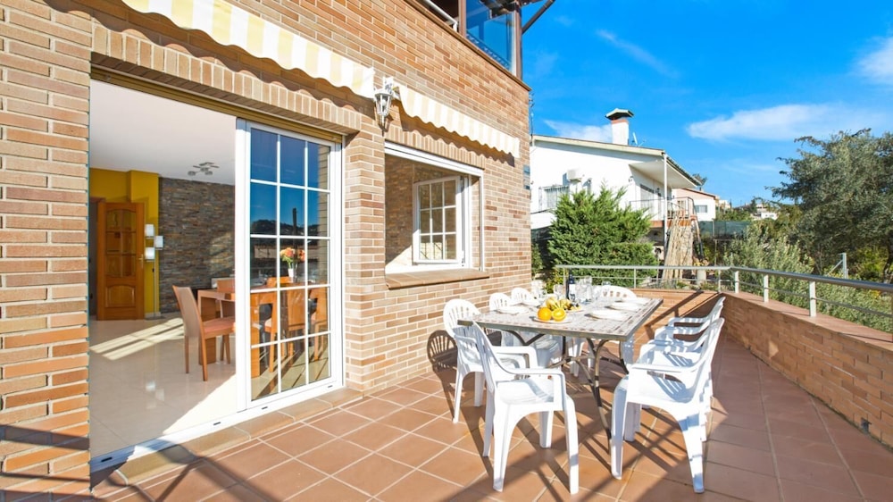Villa photo 3