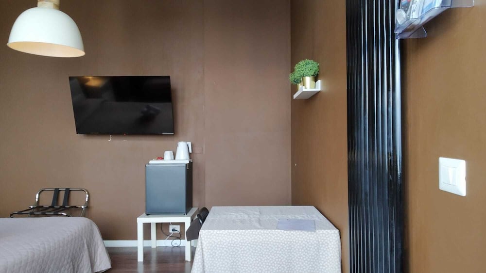 Triple Room, Ensuite (82) - Photo 10