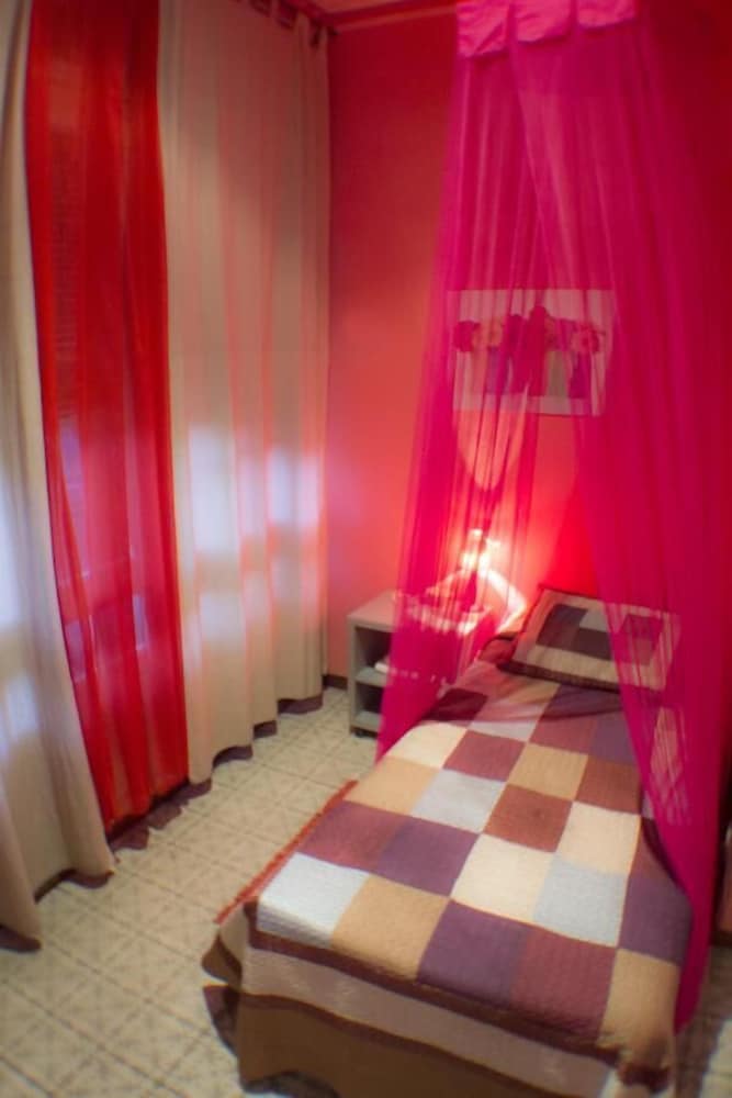 Habitación individual, baño compartido