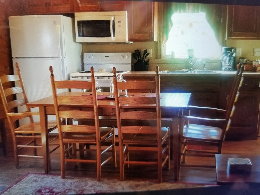 Cabin (New Blessings Homestead Cabin) photo 2