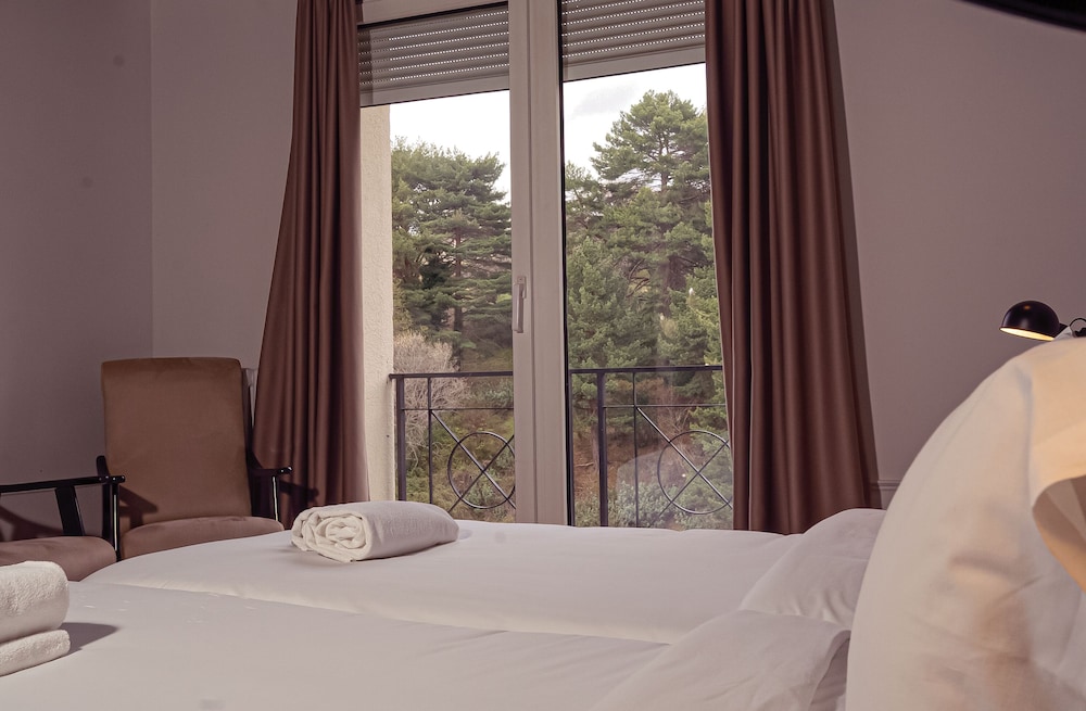 Standard Double Room, 1 Bedroom, Non Smoking photo 3