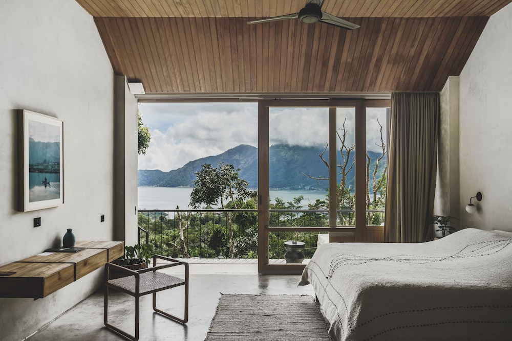 Deluxe Lake View - Photo 7