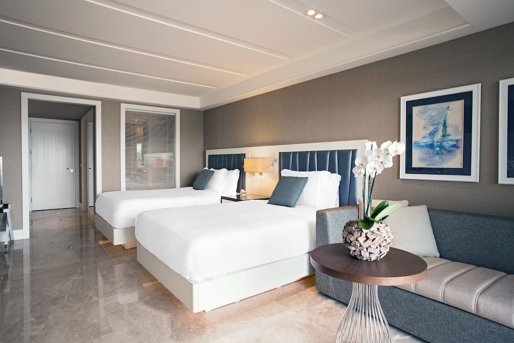 Deluxe Twin Room, 2 Queen Beds, Balcony, Sea View