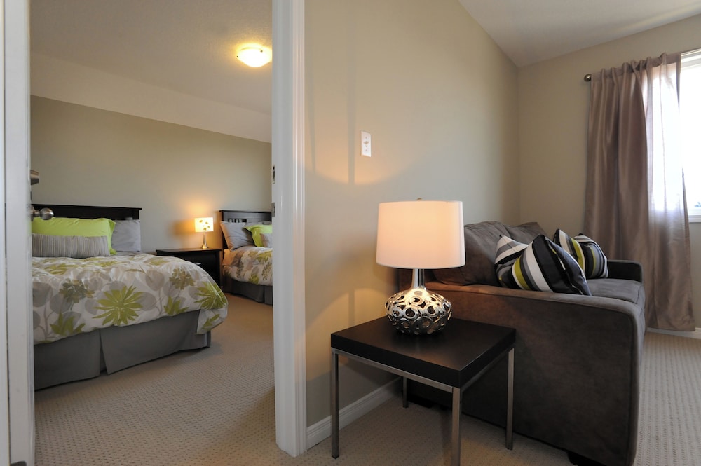Six-Bedroom Upper House-2 photo 3