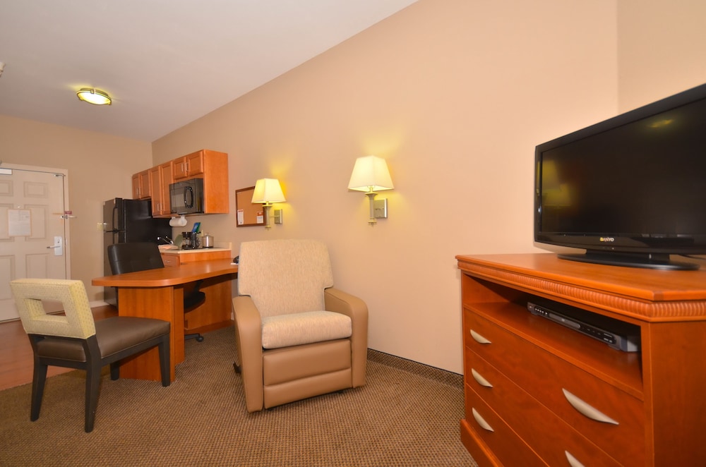 Suite, 1 Bedroom, Accessible (Comm, Mobil, Accessible Tub) - Photo 6