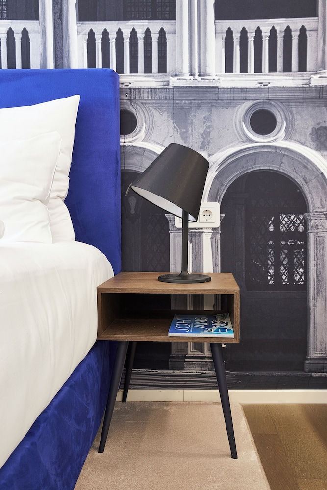 Small Double Room - Photo 6