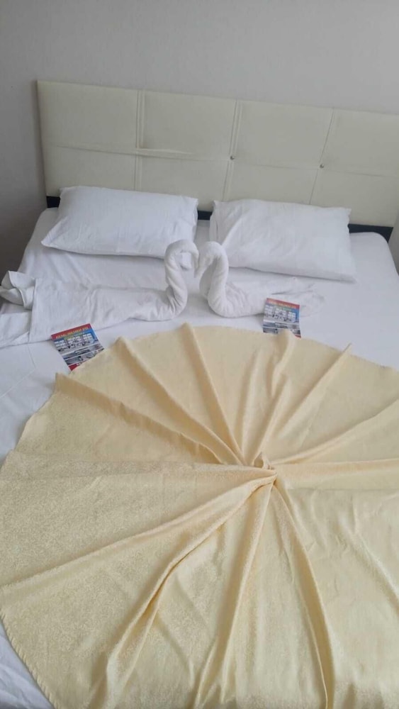 Classic Twin Room, Partial Sea View