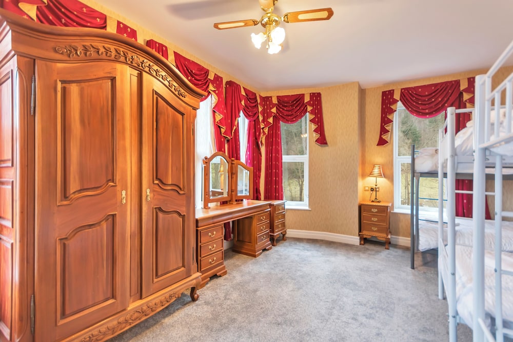 Family Room, Lake View photo 1